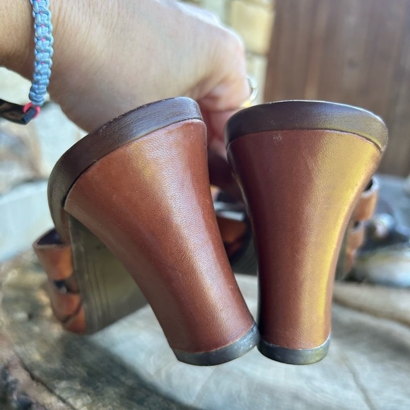 Clarks Brown soft leather Slip-On casual Sandals Sz-7 (UK 5). H - Picture 4 of 11